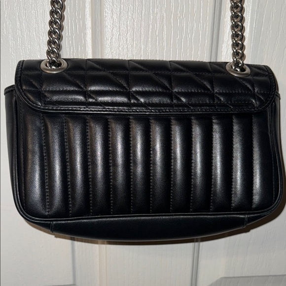 Elegant Authentic Gucci 🖤   Black Quilted Shoulder Bag - Picture 9 of 12